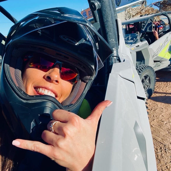 Hi! I’m Heaven! And this is my closet! Lots of stuff to come! - Picture 4 of 5